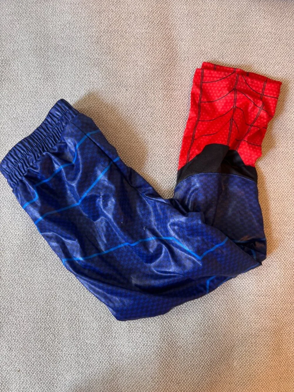Disney Spider-Man Costume with Lights and Sound size 5/6 - Picture 6 of 10